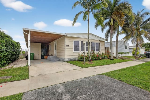 21831 S Heritage Circle, Pembroke Pines, FL 33029