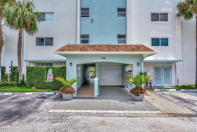 109 Paradise Harbour Boulevard 412, sold in Schooner Bay Condo, North Palm Beach, FL