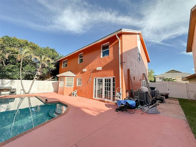 9731 SW 13th Street, Pembroke Pines, FL 33025