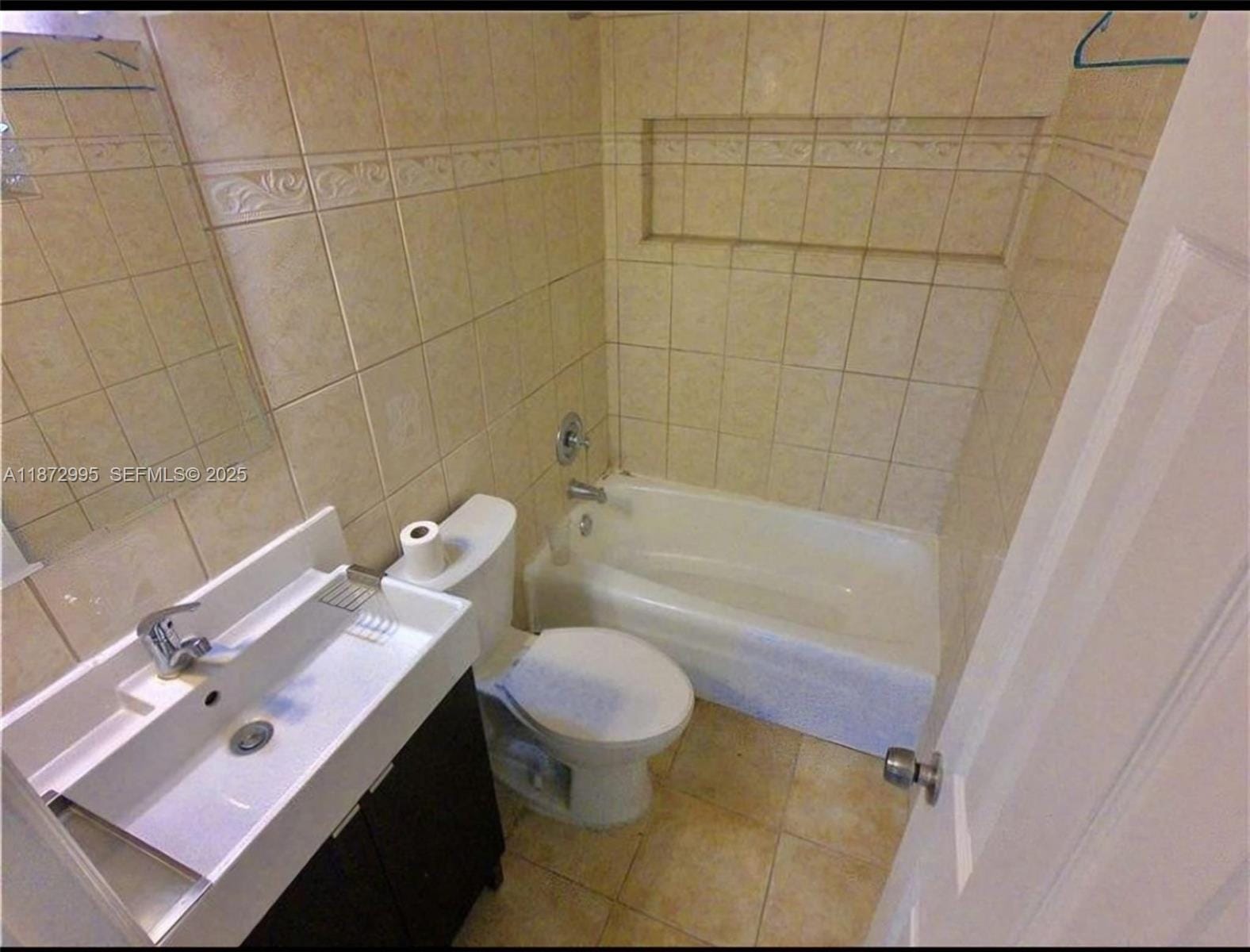 21140 NE 26th Avenue, Miami, FL 33180 photo 18