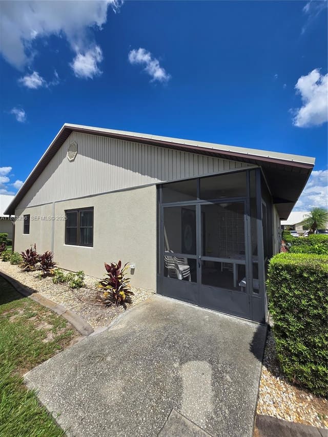 2103 Villaway 2103, Sebring, FL 33876