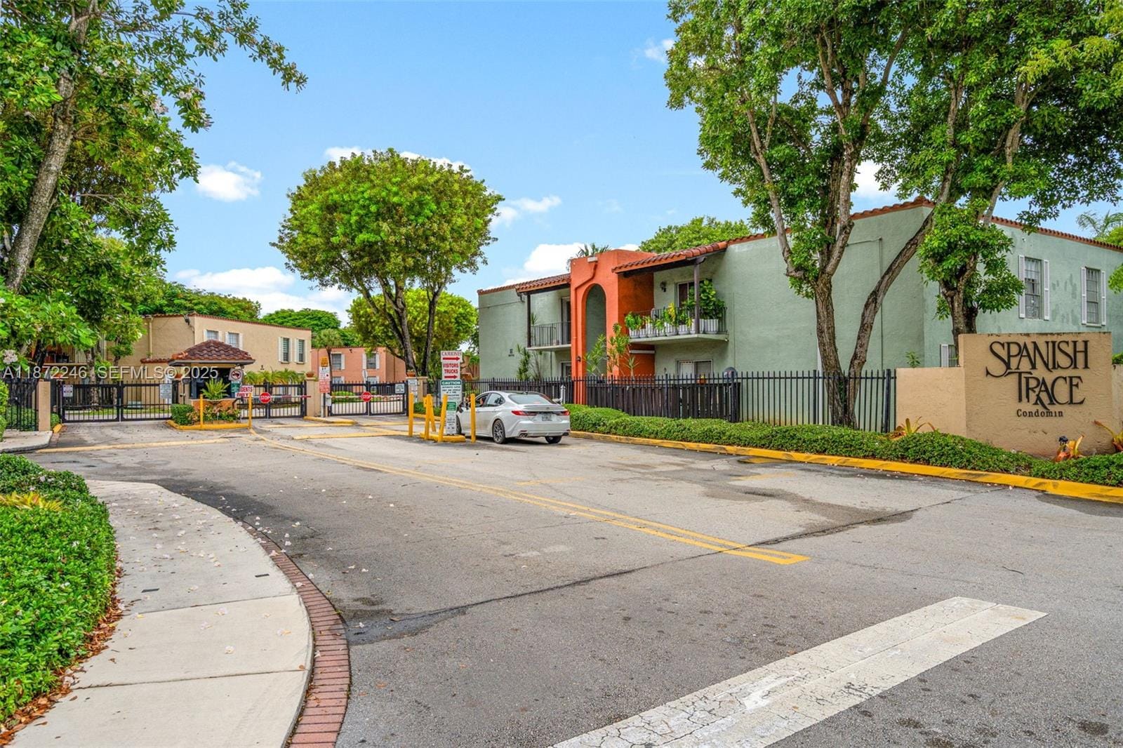 10834 N Kendall Drive X12, Miami, FL 33176 photo 2