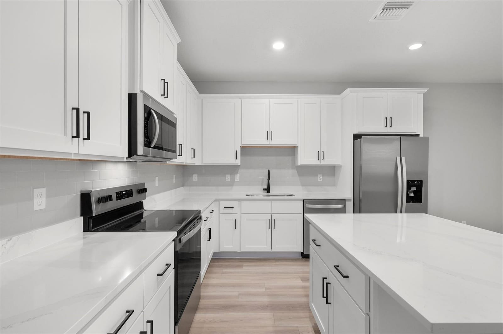 1617 Celebration Drive — photo 3