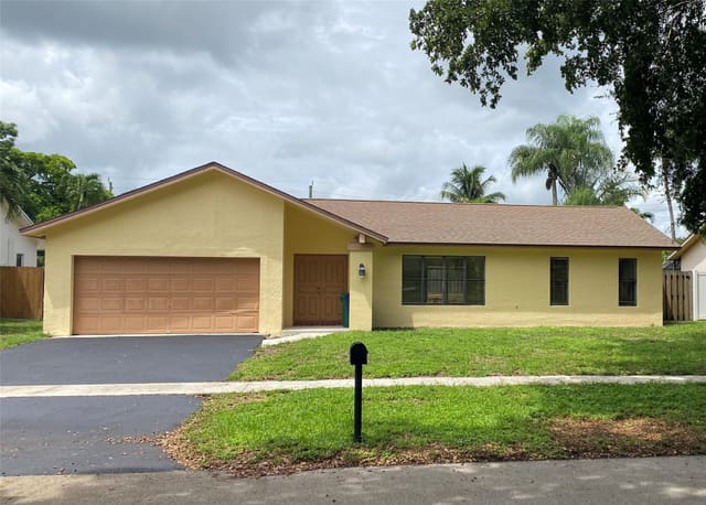 5015 SW 105th Avenue, sold in The Country, Cooper City, FL
