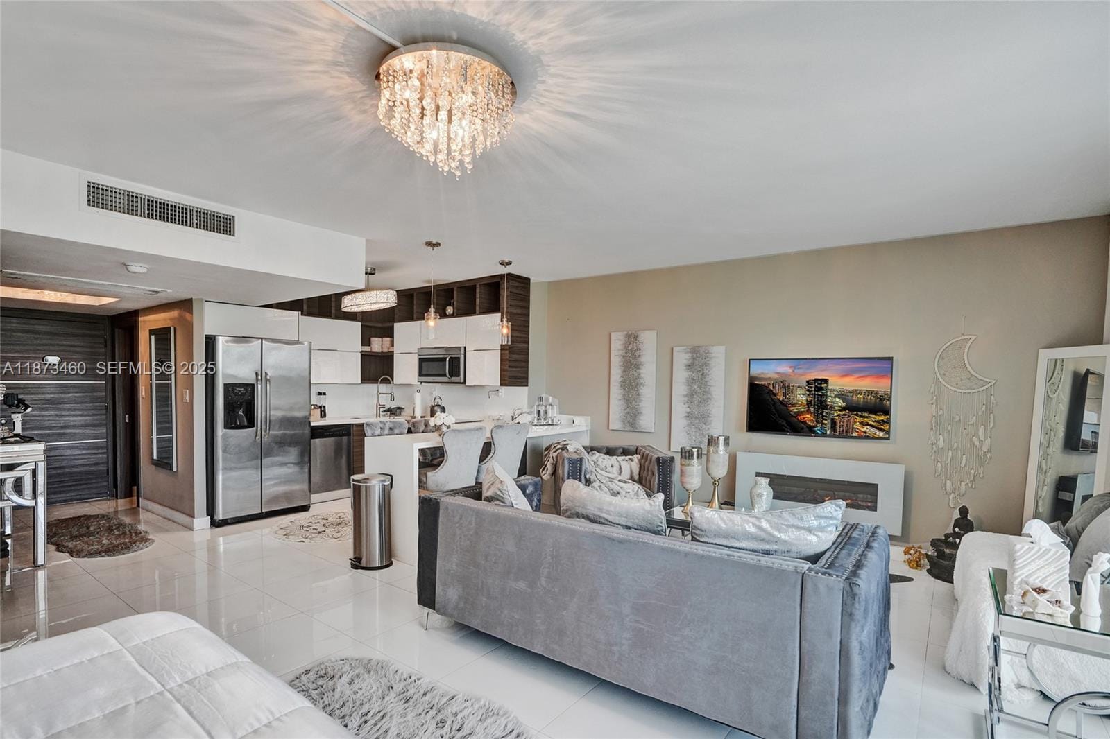 5401 Collins Avenue 424, Miami Beach, FL 33140 photo 11