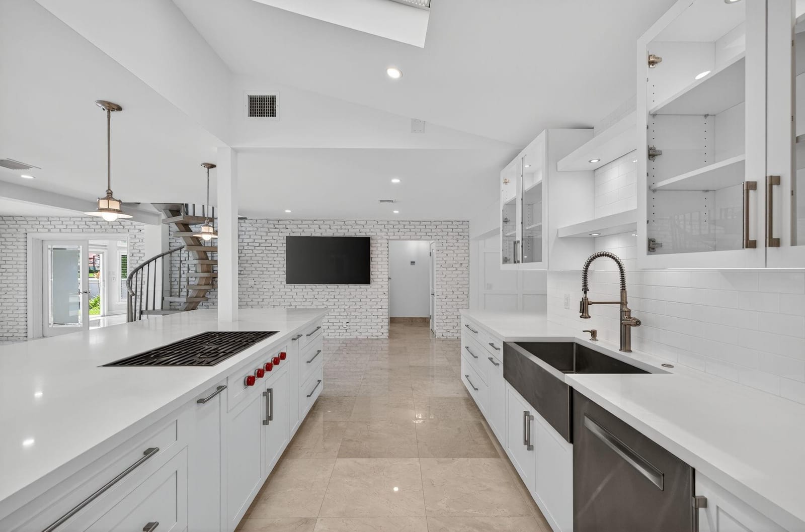 990 SE 7th Avenue — photo 12