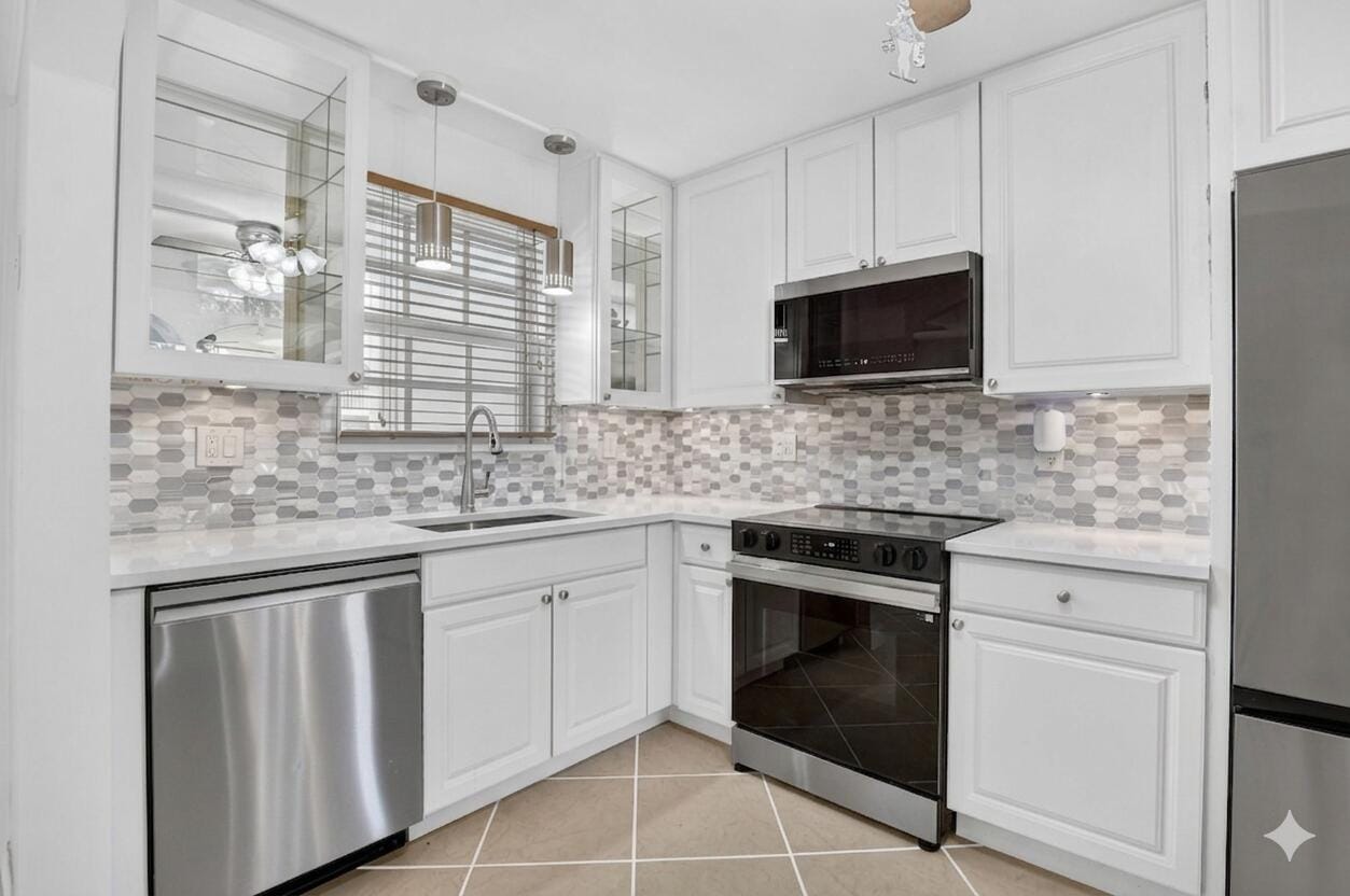769 Jeffery Street 2-203 — photo 3