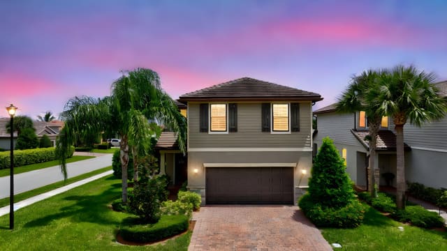 593 SE Monet Drive, Port St. Lucie, FL 34984