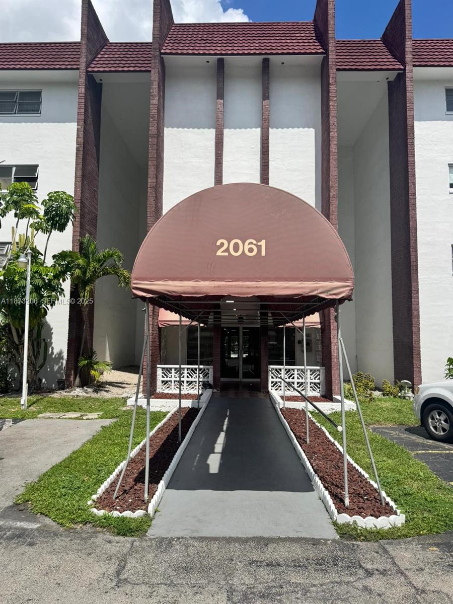 2061 NW 47th Terrace 407, Lauderhill, FL 33313, Lauderhill