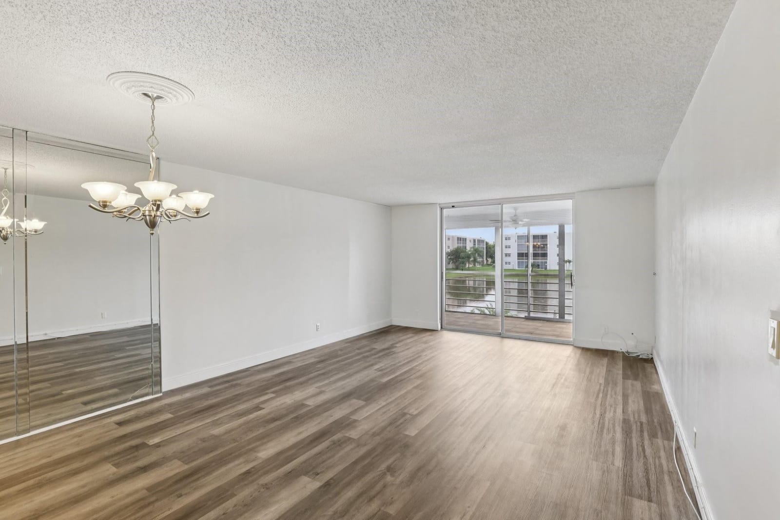 1024 SE 4th Avenue 204, Dania Beach, FL 33004 photo 1