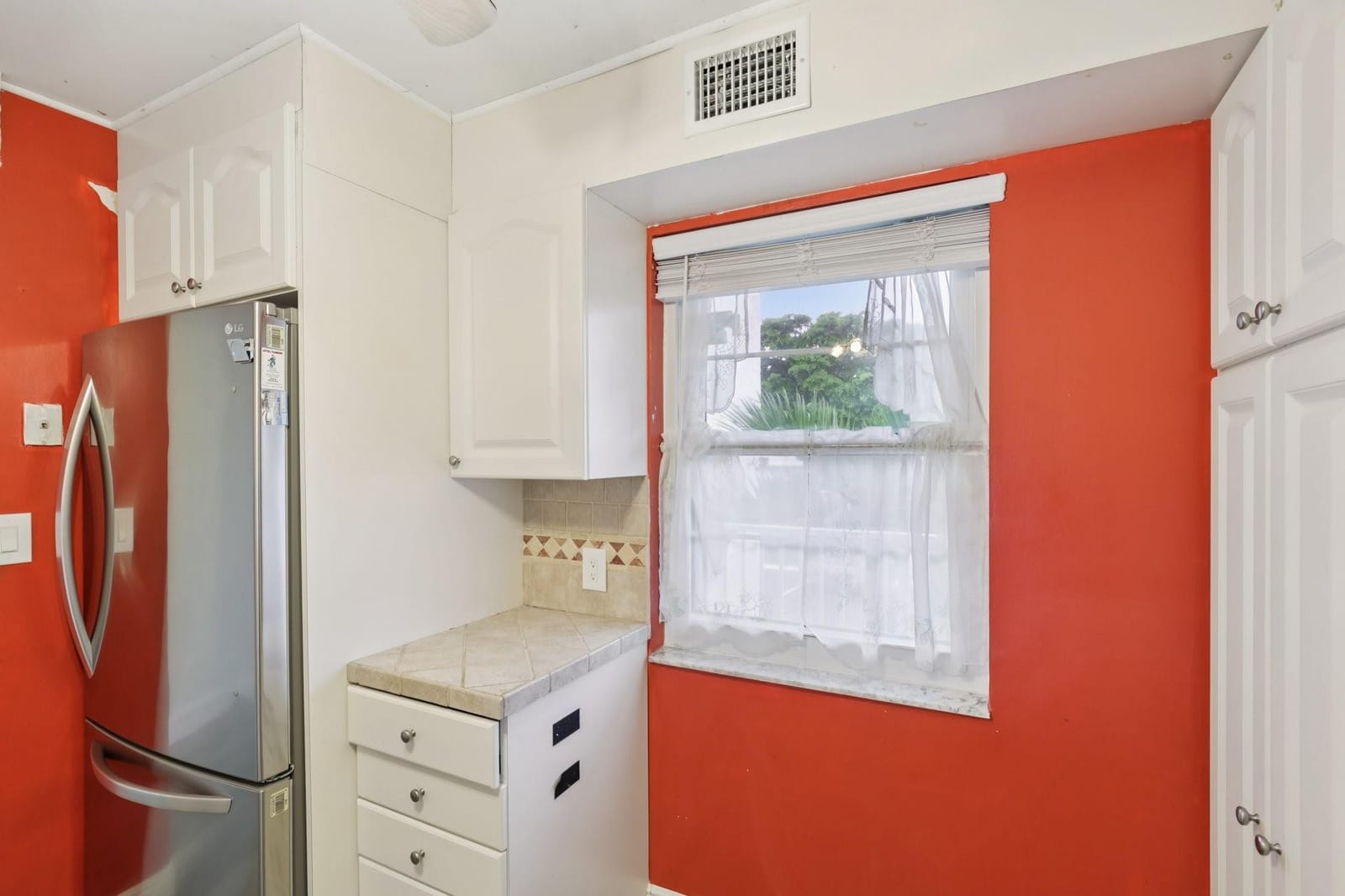 1024 SE 4th Avenue 204, Dania Beach, FL 33004 photo 11
