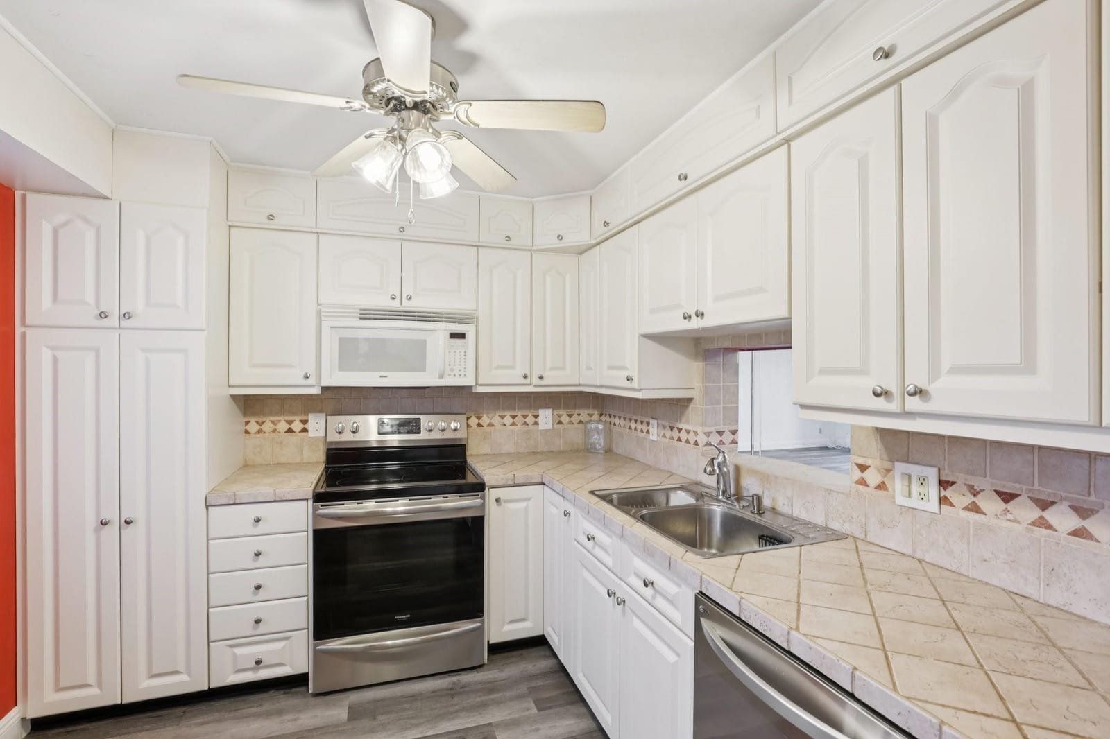 1024 SE 4th Avenue 204, Dania Beach, FL 33004 photo 13