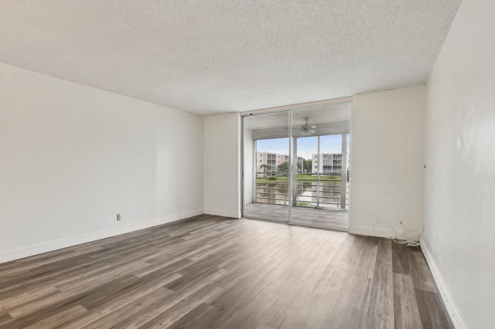 1024 SE 4th Avenue 204, Dania Beach, FL 33004 photo 3
