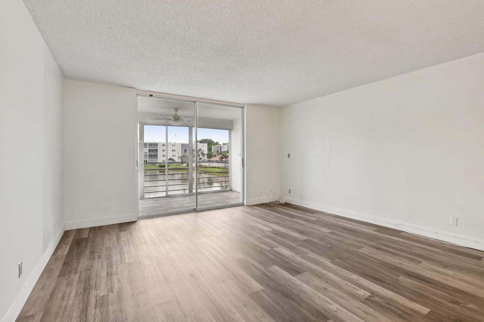 1024 SE 4th Avenue 204, Dania Beach, FL 33004 photo 5