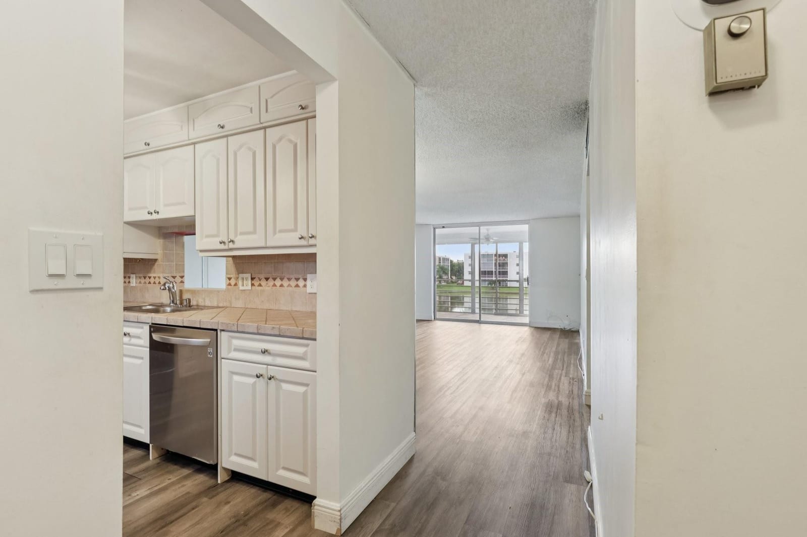 1024 SE 4th Avenue 204, Dania Beach, FL 33004 photo 8