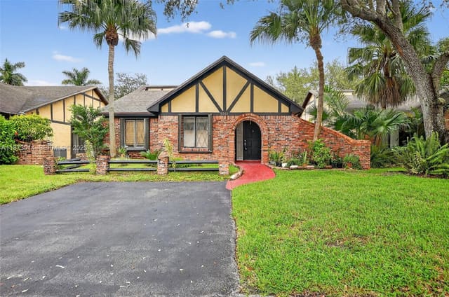 9261 NW 49th Place, Sunrise, FL 33351