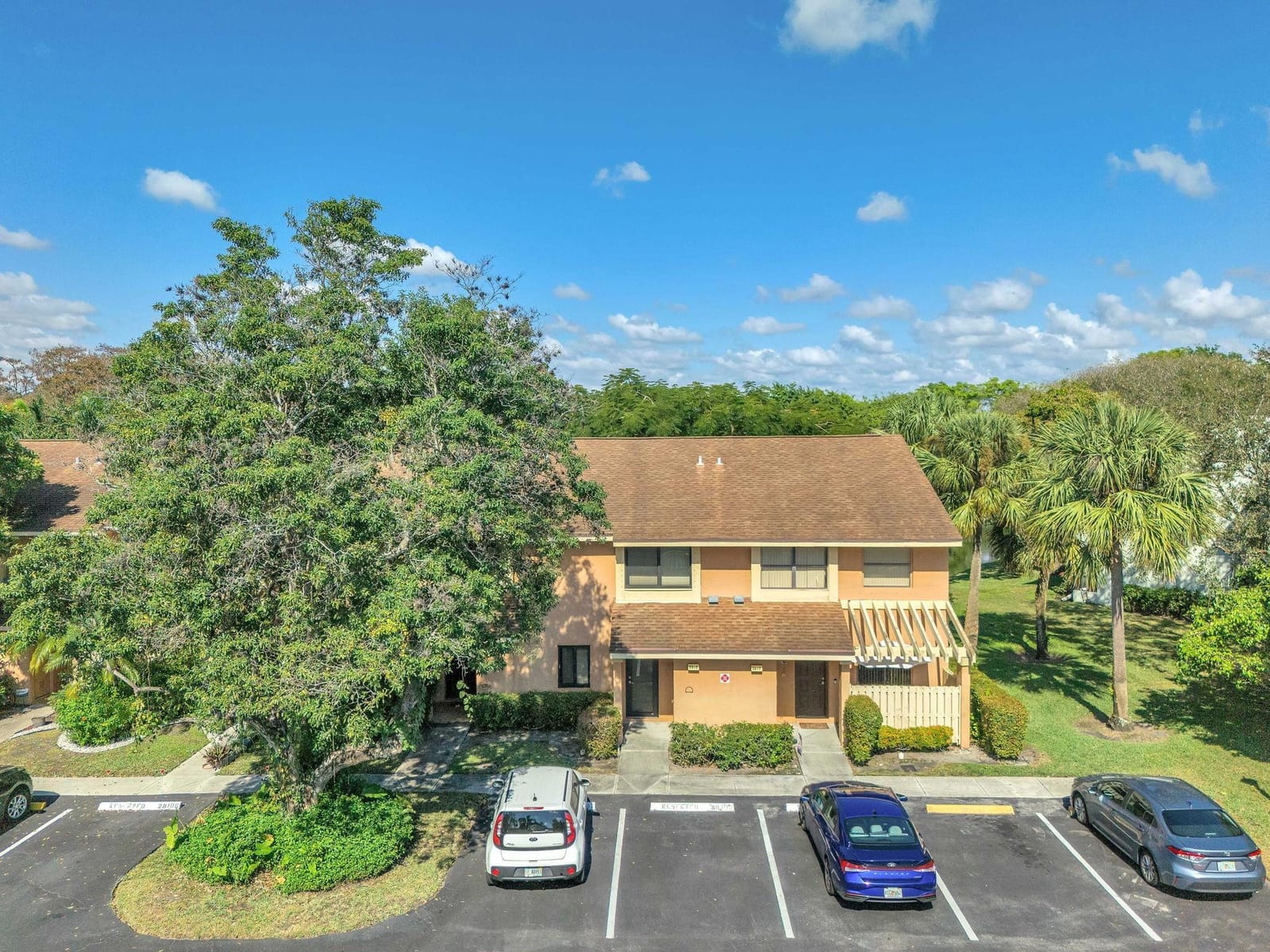 3815 Carambola Circle 28108 — photo 3