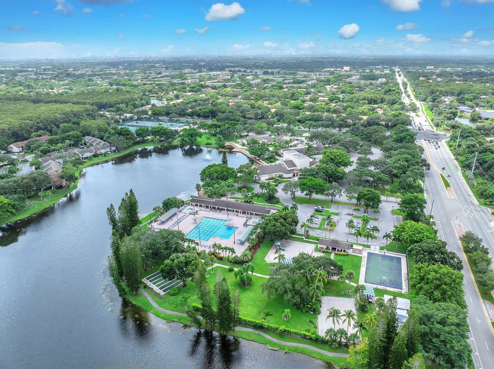 3815 Carambola Circle 28108, Pompano Beach, FL 33066 photo 24