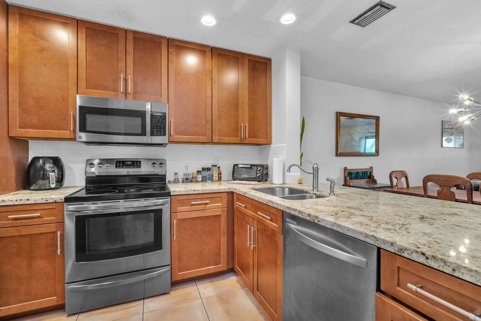 3815 Carambola Circle 28108 — photo 5