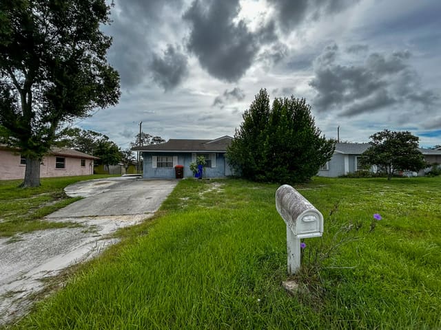 338 8th Avenue SW, Vero Beach, FL 32962
