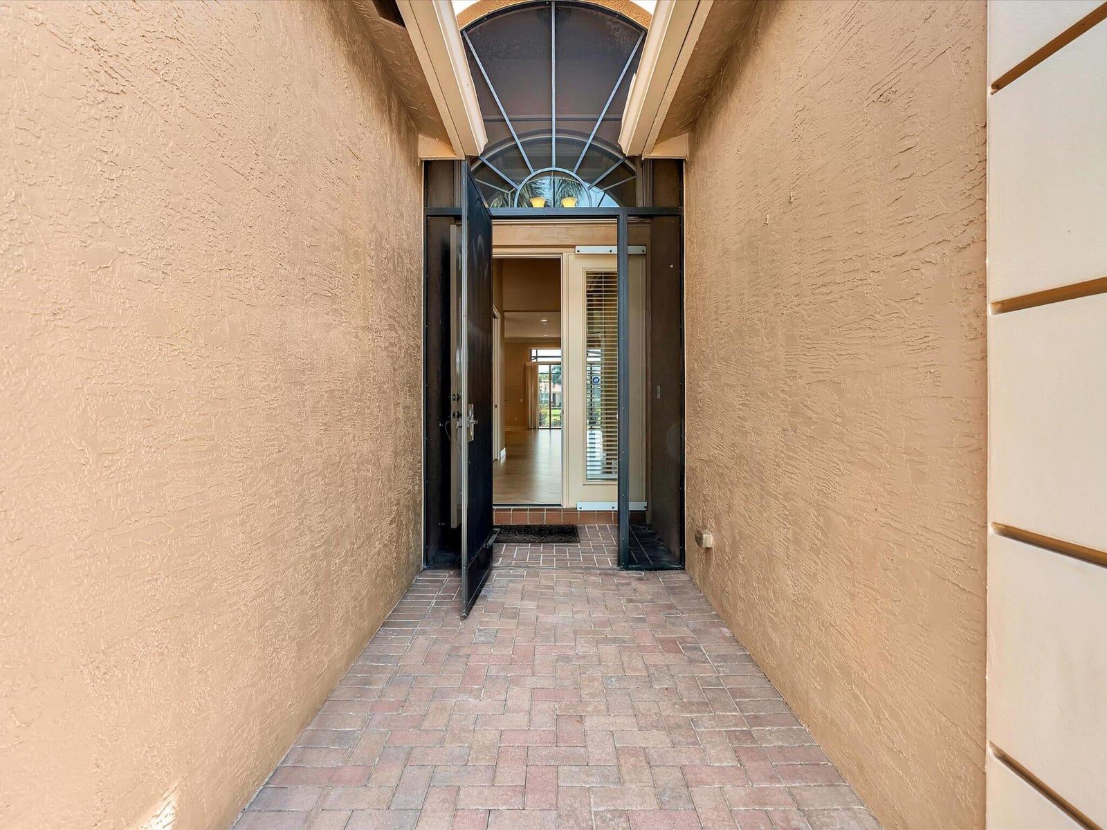 9140 Meridian View Isle Isle — photo 5