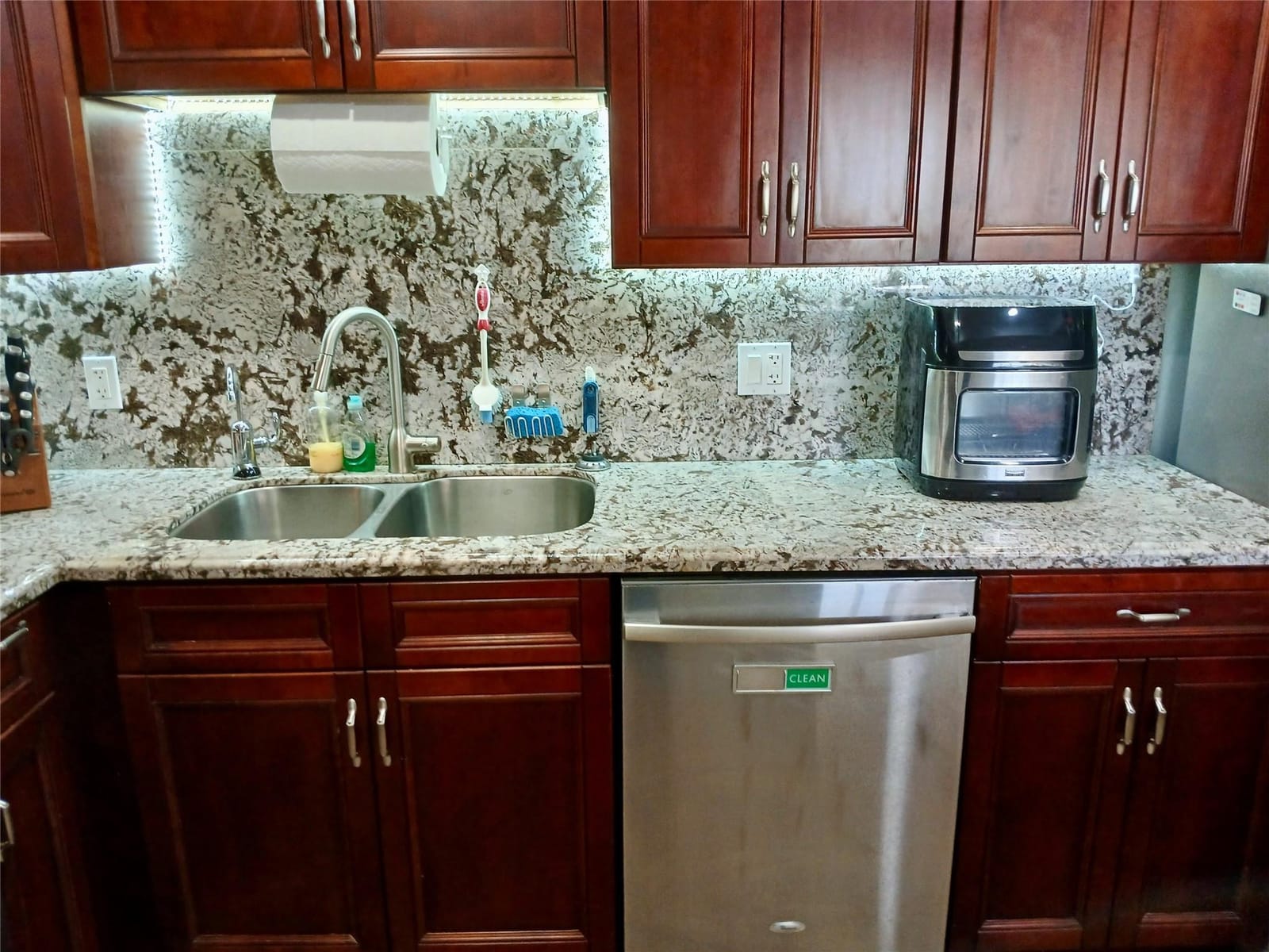 3507 Oaks Way 106 — photo 3