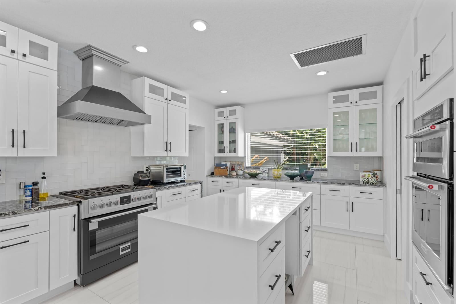2701 Tecumseh Drive, West Palm Beach, FL 33409 photo 9
