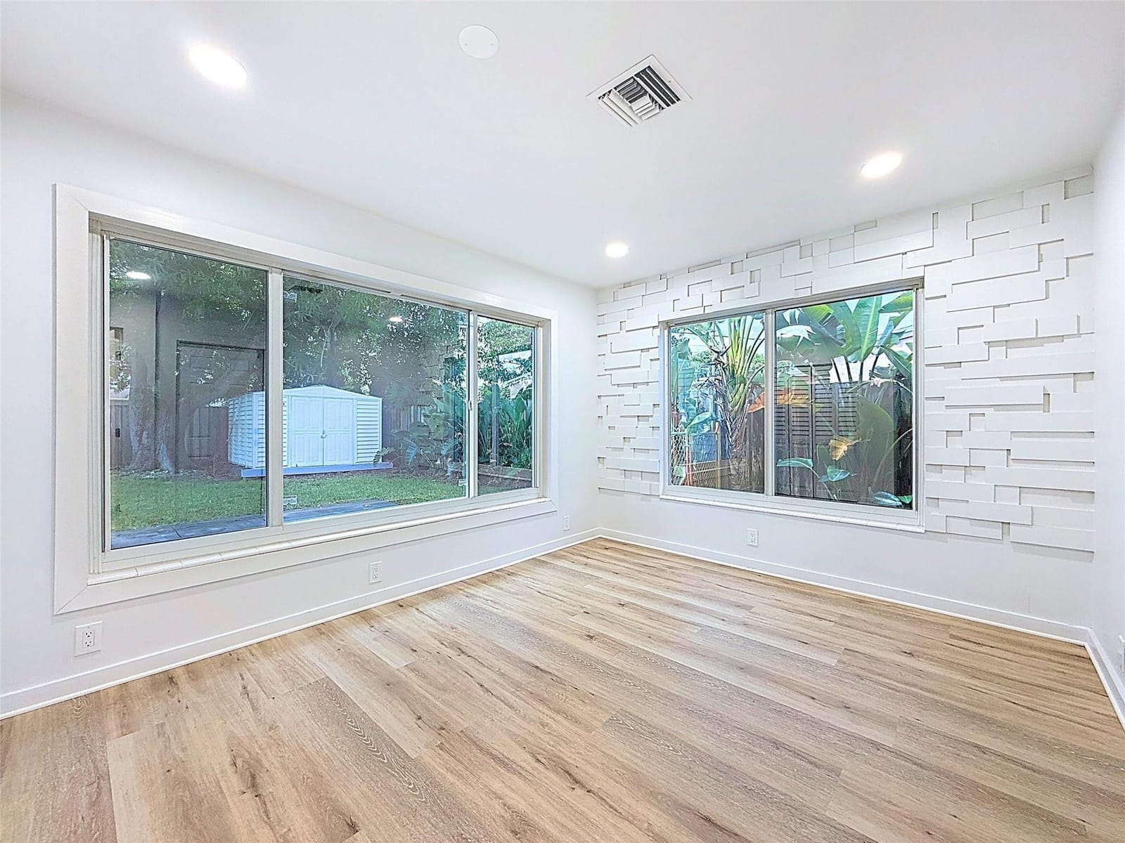 12 SW 13th Court — photo 2
