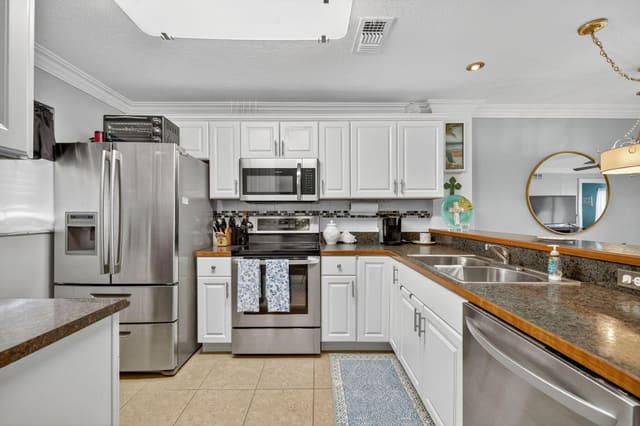 2050 Oleander Boulevard 1303, sold in Island House, Fort Pierce, FL