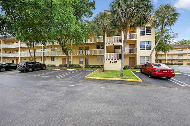 6020 NW 64th Avenue 211, Tamarac, FL 33319