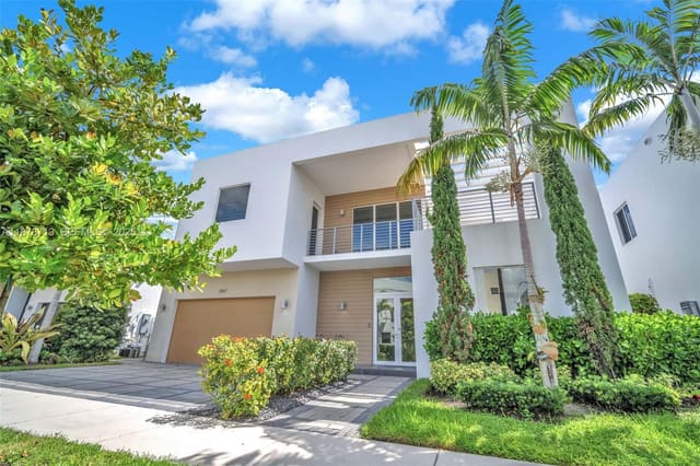 7457 NW 101st Avenue, Doral, FL 33178