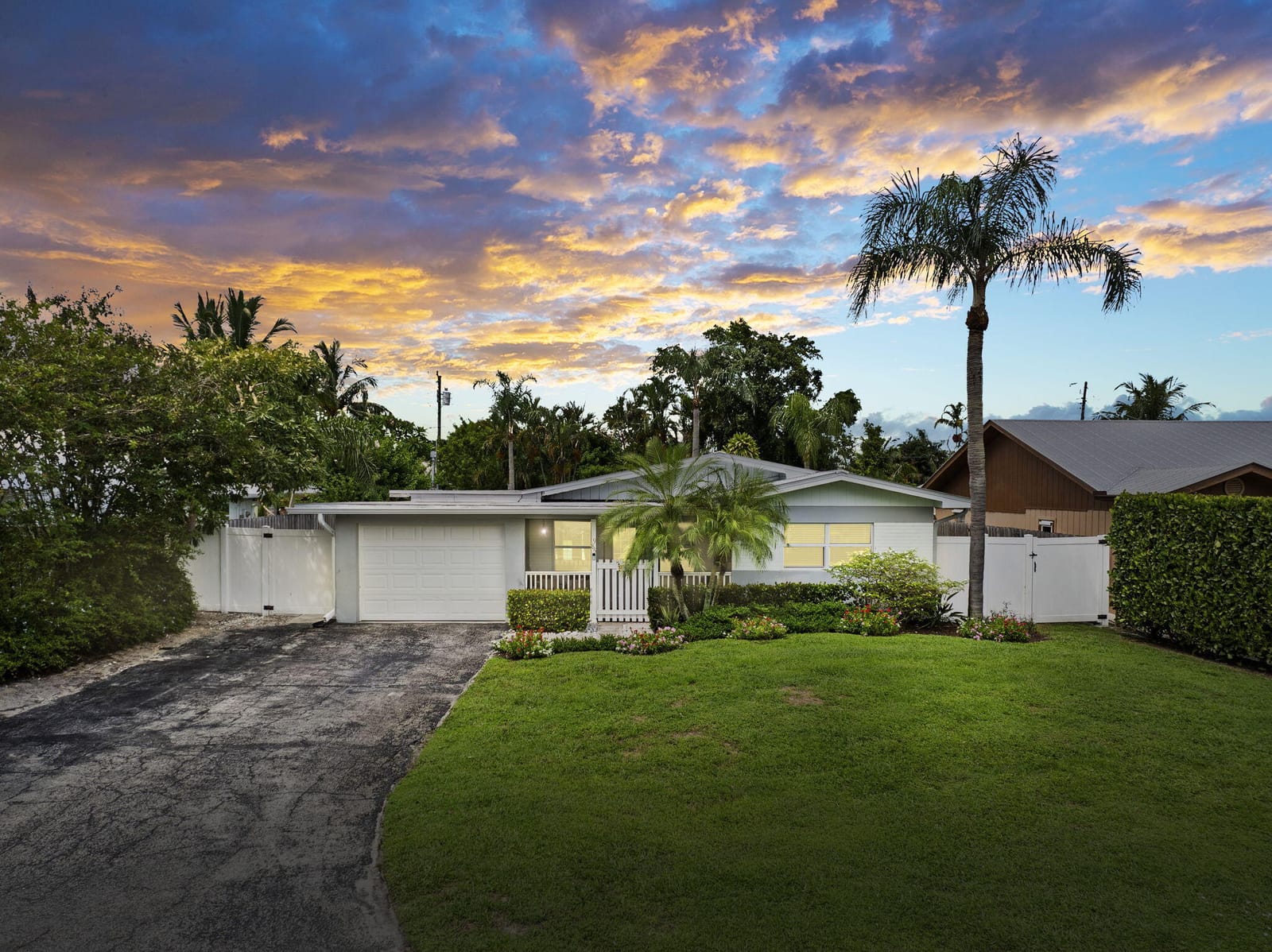 985 SW 29th Terrace, Palm City, FL 34990