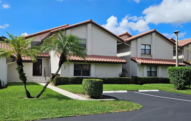 633 Deer Creek Lake Point Lane, sold in Lakes Of Deer Creek Condo, Deerfield Beach, FL
