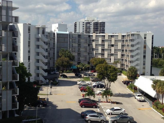 3475 N Country Club Drive 116, Ensenada Condo Bldg E Ii, Aventura, FL
