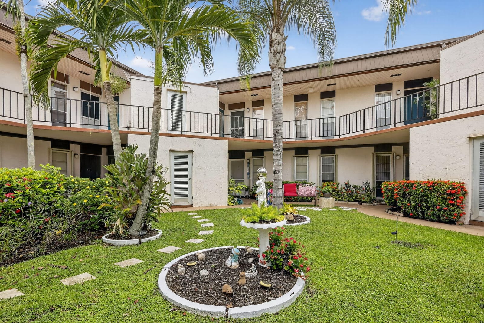 6 Greenway Village N 210, Royal Palm Beach, FL 33411