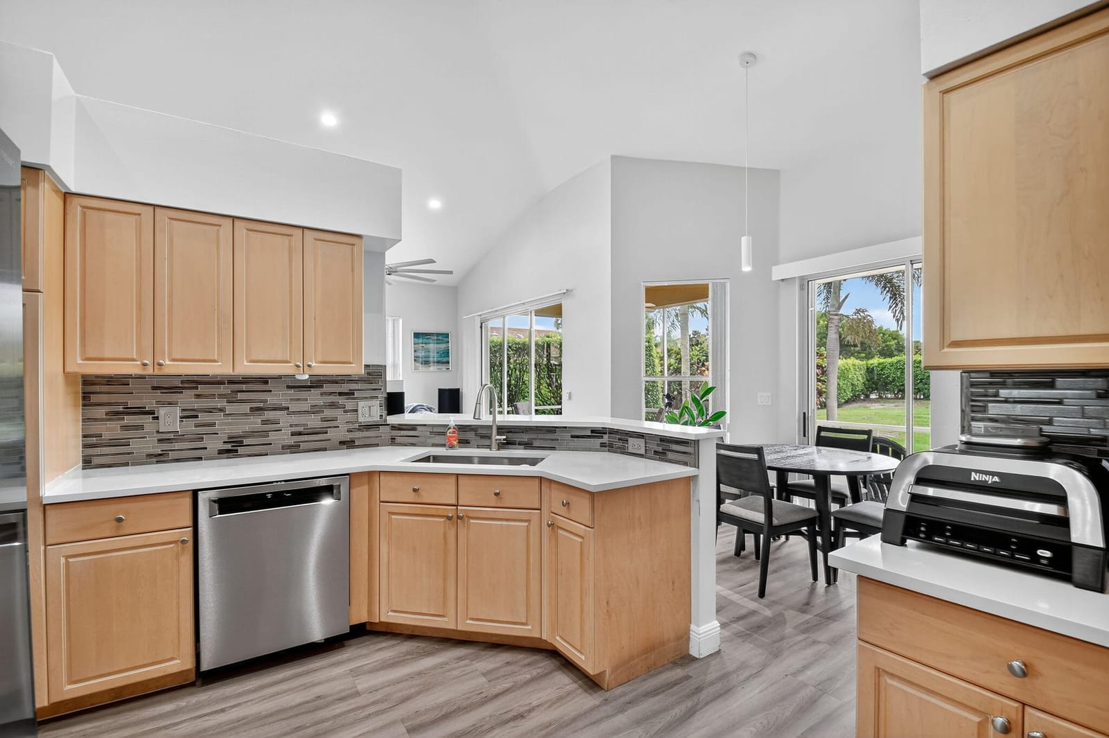 6900 Cairnwell Drive, Boynton Beach, FL 33472 photo 9