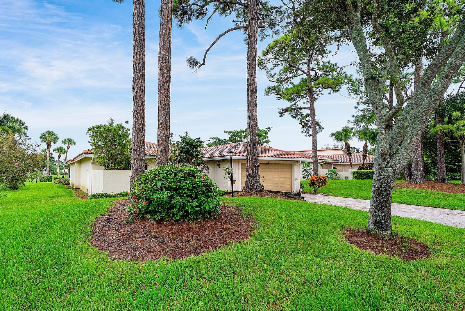 6 Woods Lane, Boynton Beach, FL 33436 photo 4