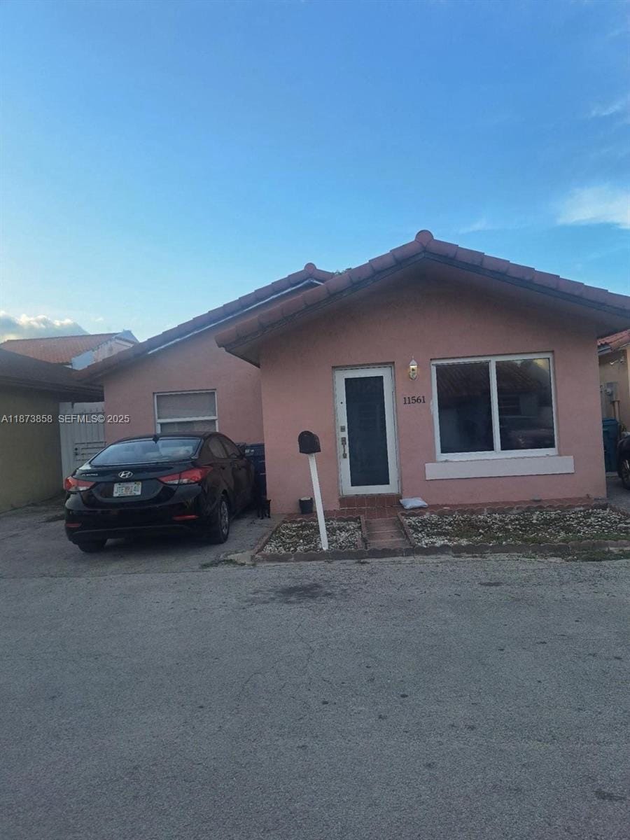 11561 SW 6th Street, Sweetwater, FL 33174