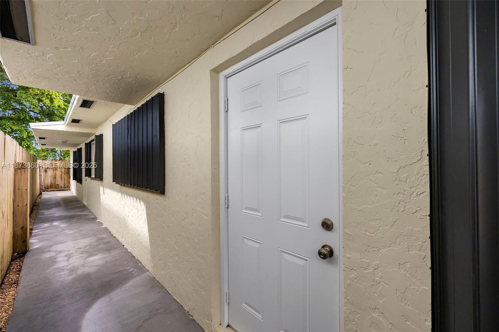 2033 Dewey Street — photo 12