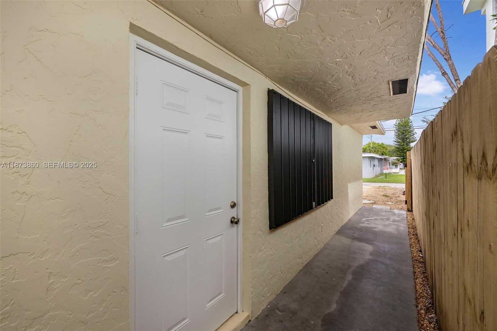 2033 Dewey Street — photo 5