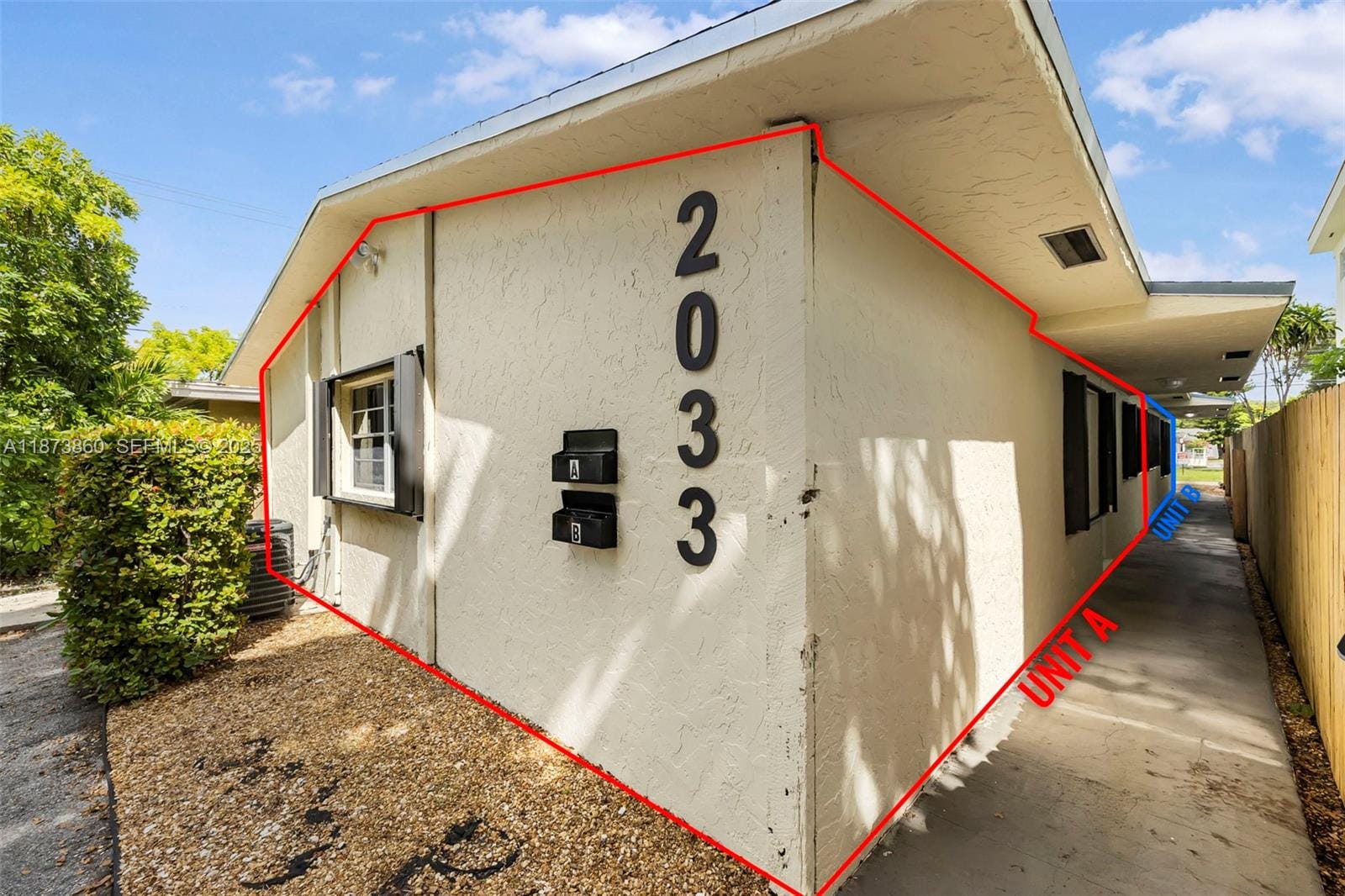2033 Dewey Street — photo 9