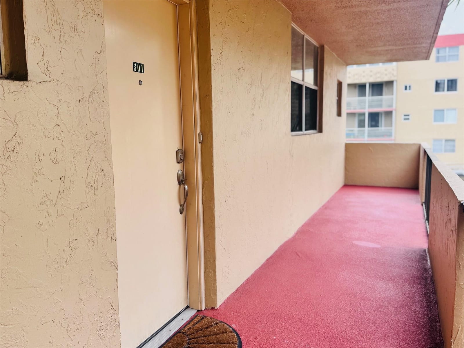 404 NW 68th Avenue 301, Plantation, FL 33317 photo 2