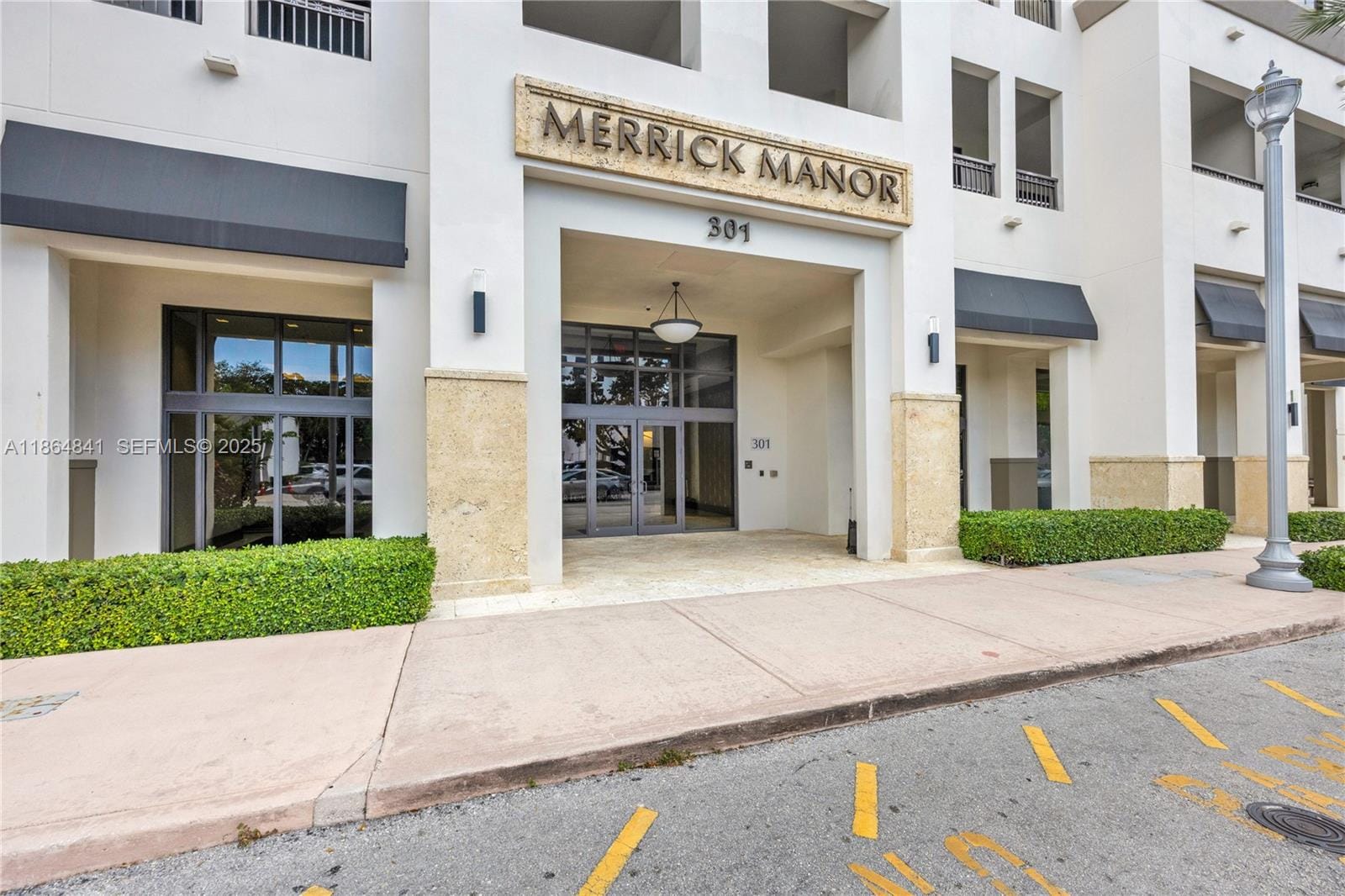 301 Altara Avenue 511, Coral Gables, FL 33146 photo 2