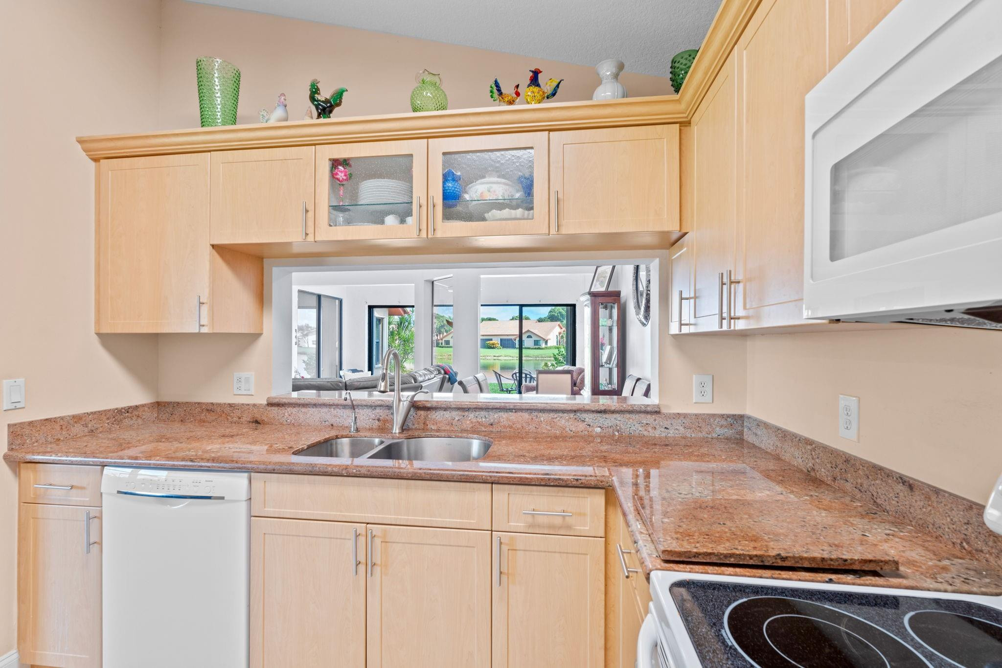 8486 Heather Place — photo 12