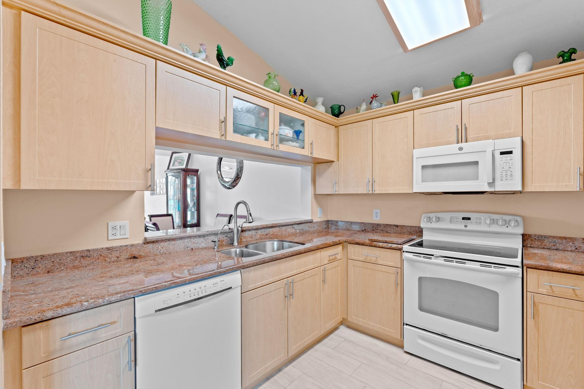 8486 Heather Place, Boynton Beach, FL 33472 photo 13