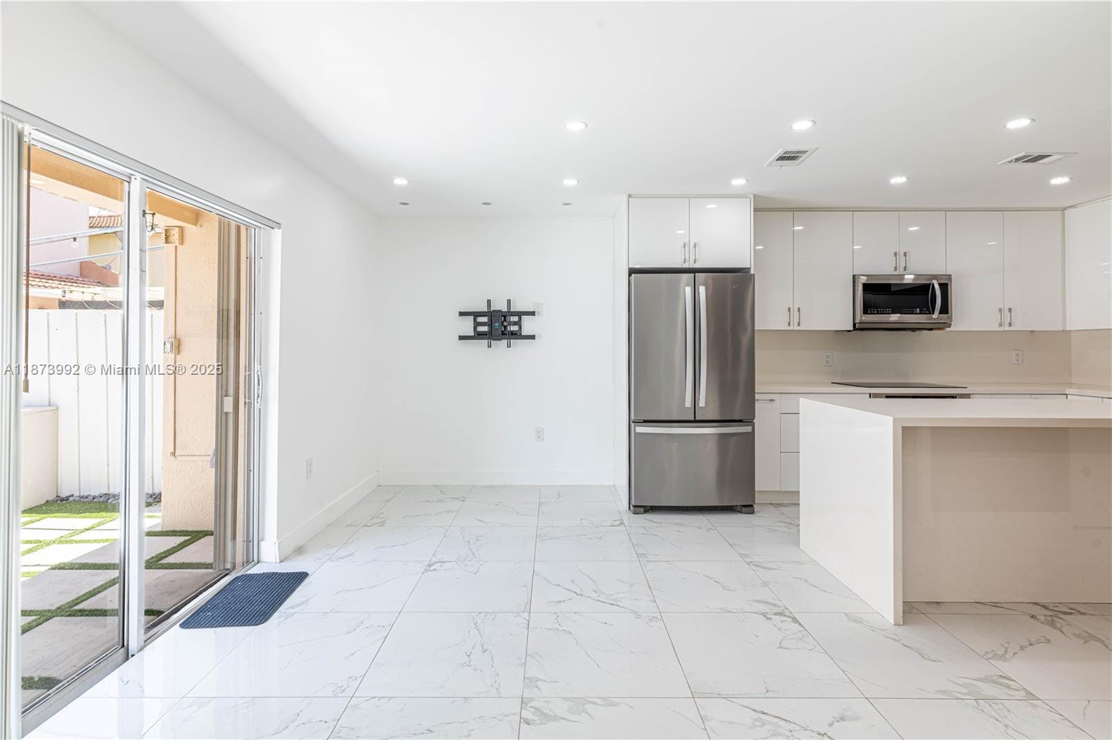 6355 SW 138th Path 6355 — photo 3