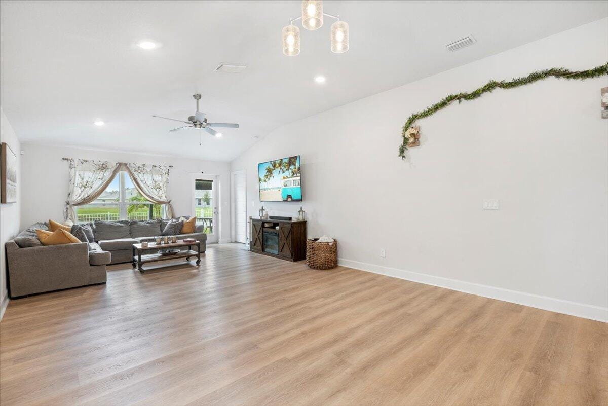 5447 Lugo Street — photo 11