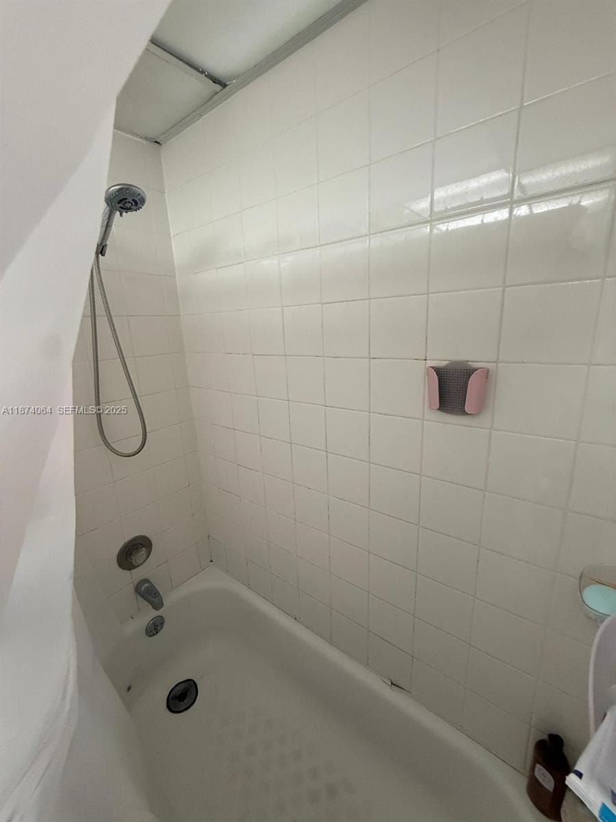 6940 Miami Gardens Drive 1-122 — photo 11