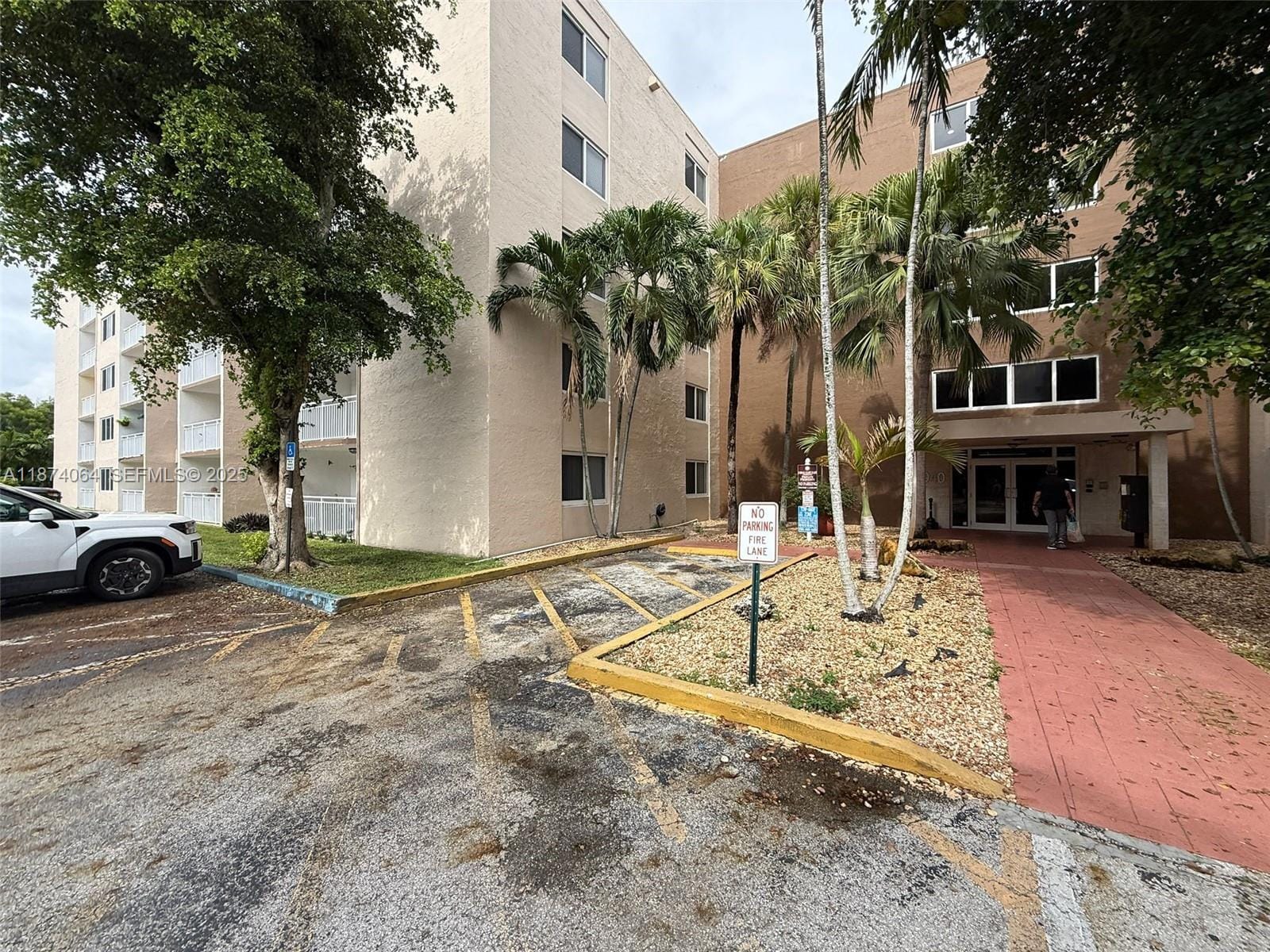 6940 Miami Gardens Drive 1-122, Hialeah, FL 33015 photo 15