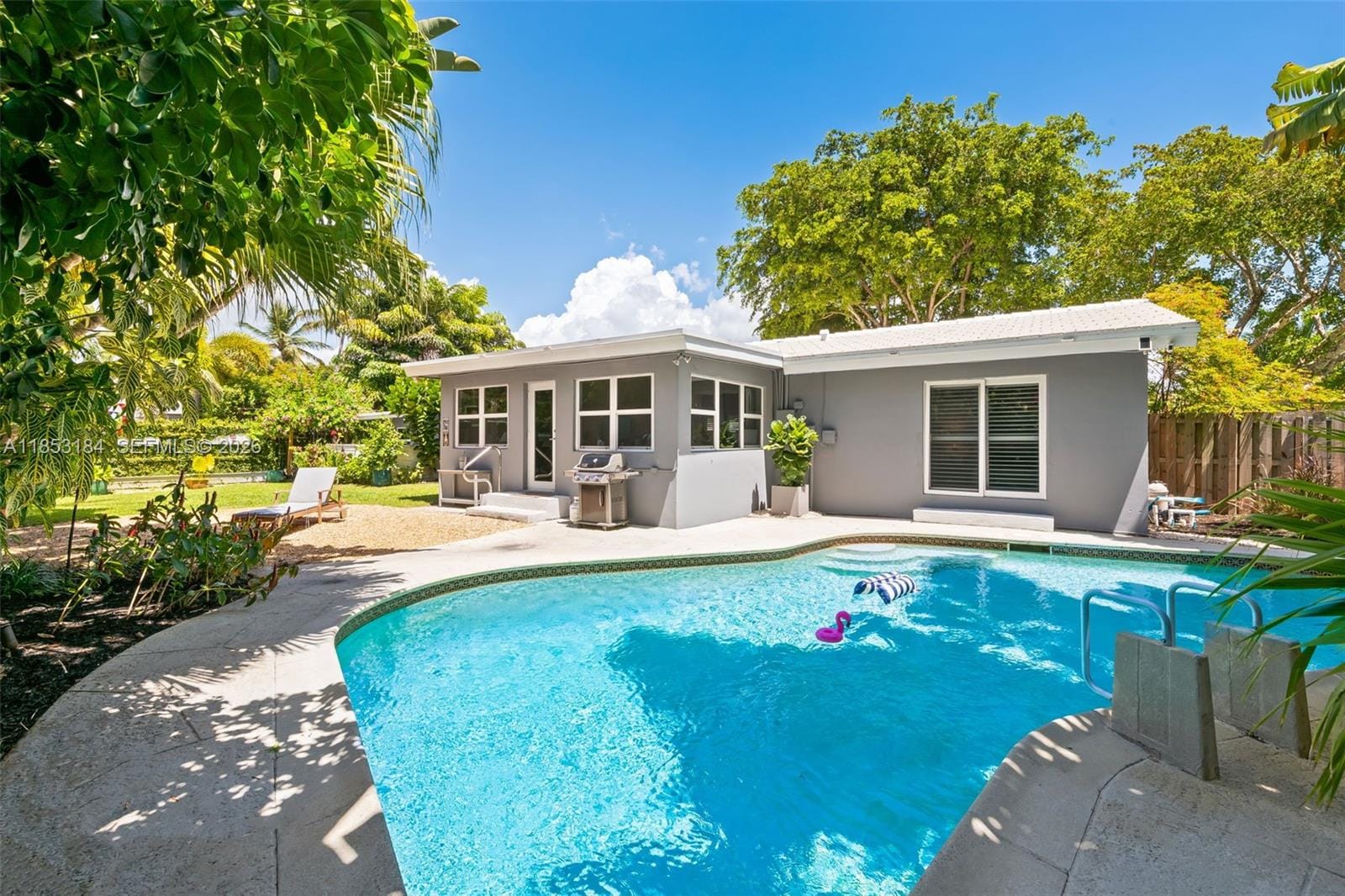 608 NW 25th Street, Wilton Manors, FL 33311 photo 2